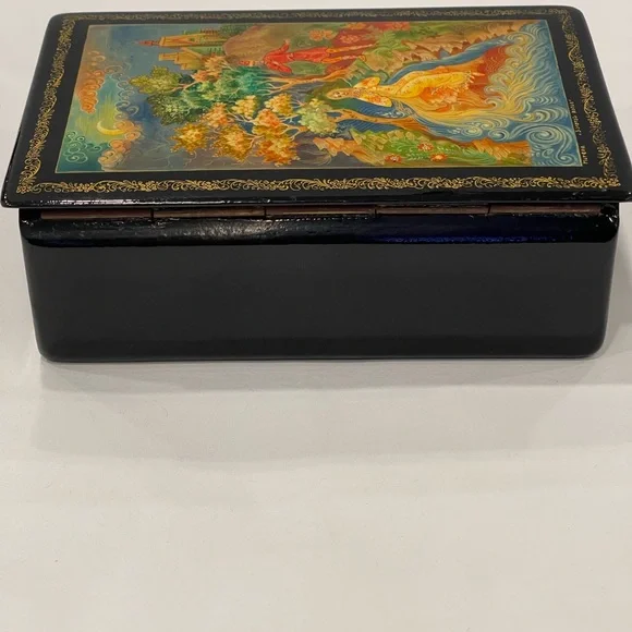 Vintage Artist Signed Russian Hand Painted Lacquerware Wood Box GOLDILOCK & BOY